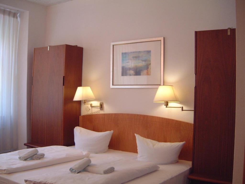 Hotel Restaurant Toscana Naumburg Δωμάτιο φωτογραφία